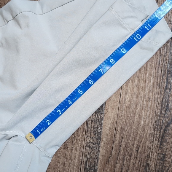 Lululemon Athletica Flat Front Khaki Five Pocket Stretch Fabric Shorts 32x11" - Picture 9 of 9